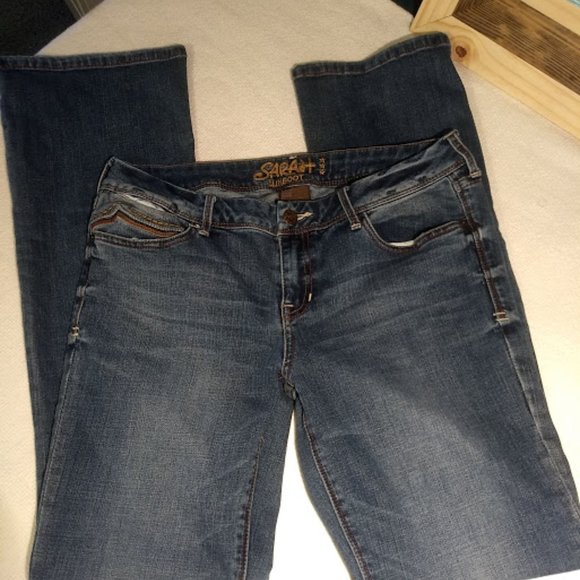 JEANS – Sarah Slimboot by American Rag cie 29 short - Picture 4 of 5